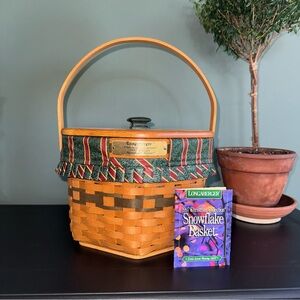 EUC - Longaberger - Christmas Collection 1997 Snowflake Basket w/ Liner & Lid